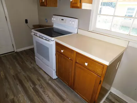 Kitchen - 311 S Park Dr, Springhill, LA 71075 photo 5 of 5