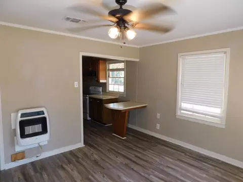 Living - 311 S Park Dr, Springhill, LA 71075 photo 1 of 5