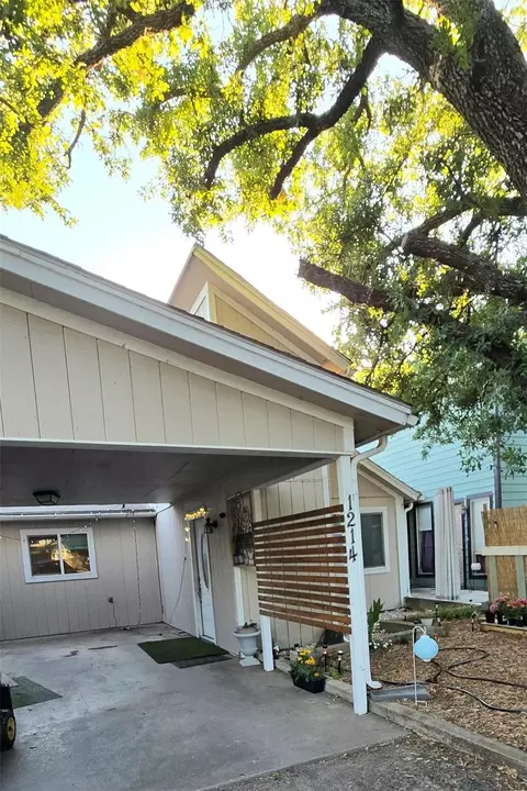 1214 Elm Ct, Runaway Bay, TX 76426