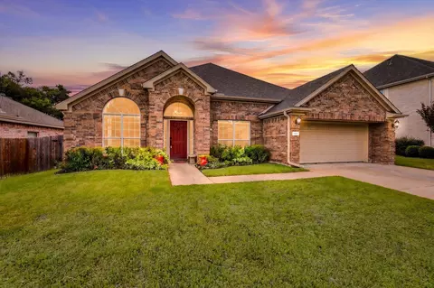 7801 Stansfield Dr, Fort Worth, TX 76137
