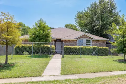 1304 W Mitchell St, Arlington, TX 76013