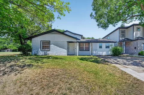 1938 El Paso St, Grand Prairie, TX 75051