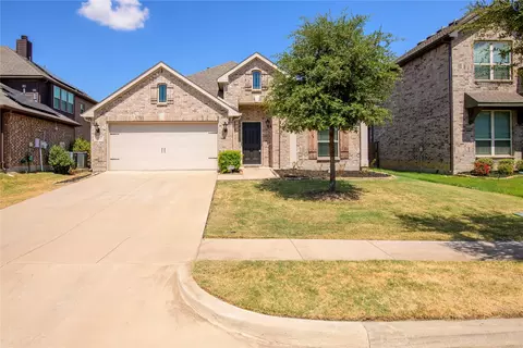1305 Starlight Ave, Aubrey, TX 76227
