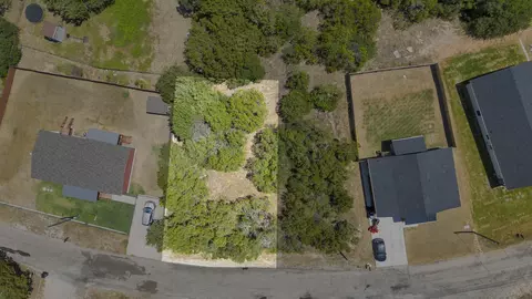 2513 Creekview Dr, Granbury, TX 76048