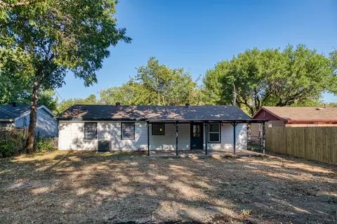 Exterior - 414 Freestone Dr, Euless, TX 76039 photo 5 of 5