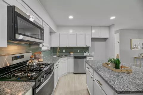 Kitchen - 414 Freestone Dr, Euless, TX 76039 photo 2 of 3