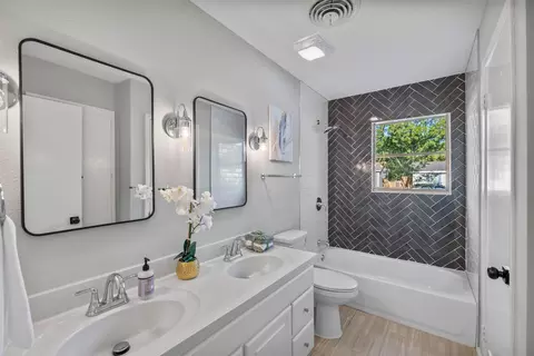 Bath - 414 Freestone Dr, Euless, TX 76039 photo 1 of 2