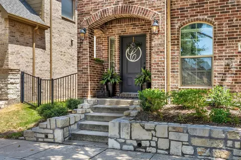 5646 Grosseto Dr, Frisco, TX 75034