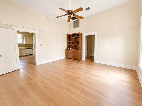 808 E Limestone Ave, Mart, TX 76664 photo 6