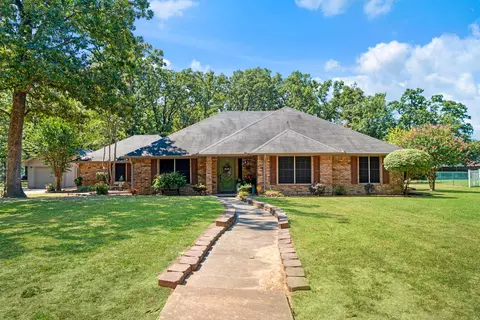 245 Red Oak Ln, Powderly, TX 75473