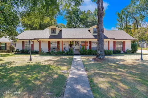8102 Dogwood Trl, Haughton, LA 71037