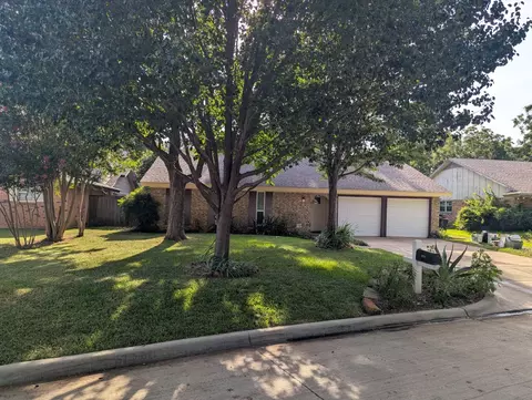 2908 Ashbury Dr, Arlington, TX 76015