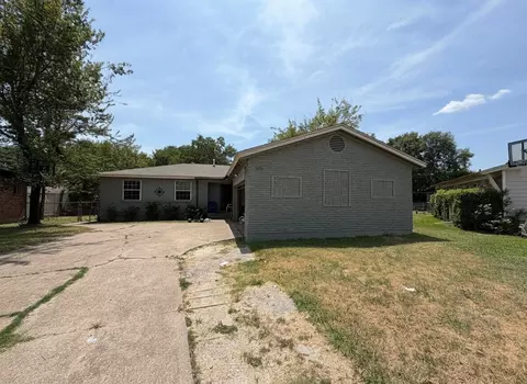 345 Old Mill Ct, Dallas, TX 75217