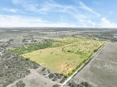 193 Cr, Comanche, TX 76442 photo 2