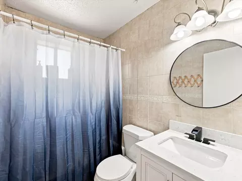 Bath - 321 E Pine St, Jacksboro, TX 76458 photo 1 of 1