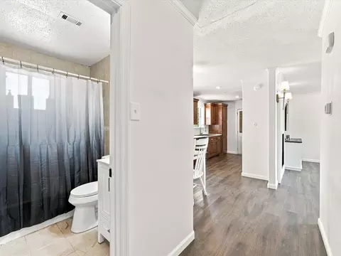 Entry Way - 321 E Pine St, Jacksboro, TX 76458 photo 2 of 2