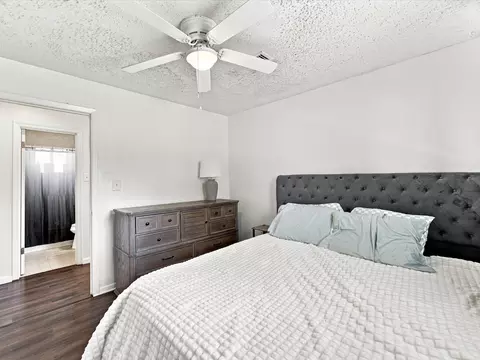 Bedroom - 321 E Pine St, Jacksboro, TX 76458 photo 2 of 3