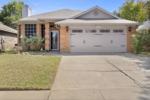 8724 Mystic Trl, Fort Worth, TX 76118