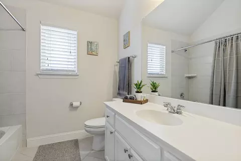 Bath - 4309 Switchgrass St, Celina, TX 75009 photo 3 of 4