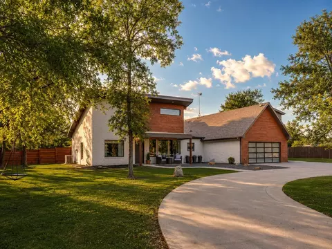104 Windsong Ct, Weatherford, TX 76087