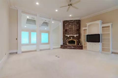 Living - 2 Sutton Pl, Amarillo, TX 79124 photo 2 of 5