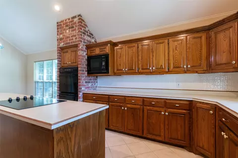 Kitchen - 2 Sutton Pl, Amarillo, TX 79124 photo 4 of 5