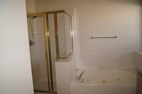 Bath - 8317 Spinnaker Cv, Rowlett, TX 75089 photo 2 of 2