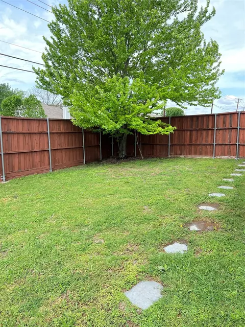 Exterior - 8317 Spinnaker Cv, Rowlett, TX 75089 photo 2 of 3