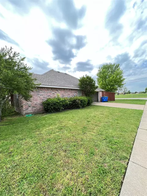 Exterior - 8317 Spinnaker Cv, Rowlett, TX 75089 photo 3 of 3