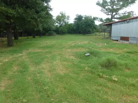 Exterior - 119 Hayes Ct, Springtown, TX 76082 photo 2 of 3