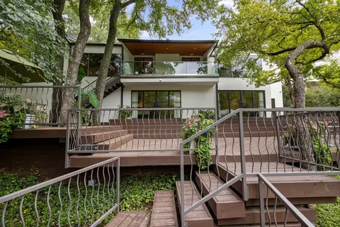 2103 Indian Creek Dr, Westover Hills, TX 76107