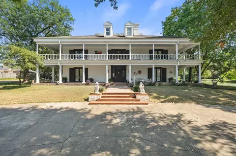 105 Long Branch Dr, Greenville, TX 75402