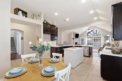 1124 Wilson Dr, Lantana, TX 76226