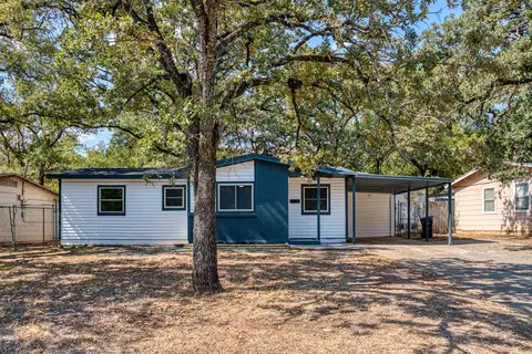 6416 Ava Court Dr, Fort Worth, TX 76112