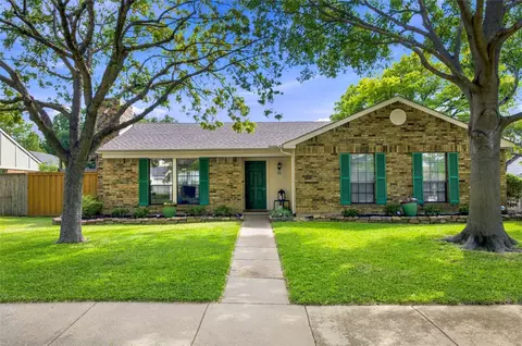 911 Rolling Brook Ln, Coppell, TX 75019
