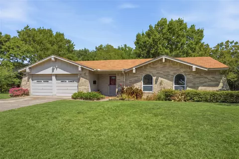 2015 Inverness Dr, Carrollton, TX 75007