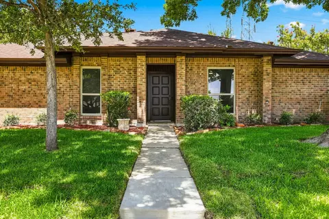 2517 Lawnview Dr, Carrollton, TX 75006