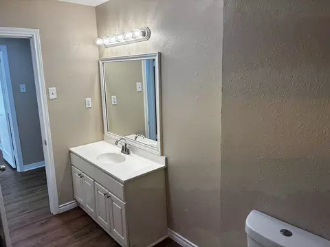 Bath - 319 E Holley St, Mesquite, TX 75149 photo 2 of 2