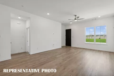 Living - 1032 Splitrock Dr, Allen, TX 75013 photo 1 of 2