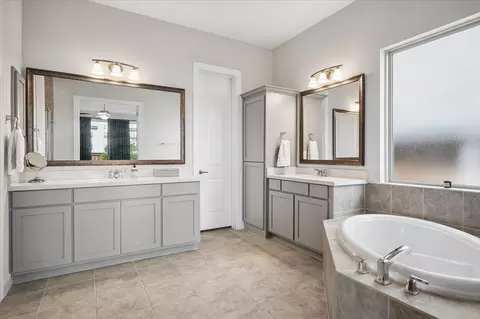 Bath - 11828 Prudence Dr, Haslet, TX 76052 photo 1 of 5
