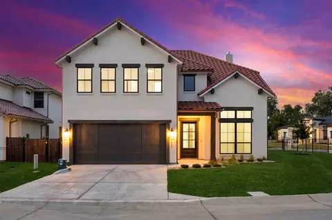 9030 Lakeside Dr, Fort Worth, TX 76179