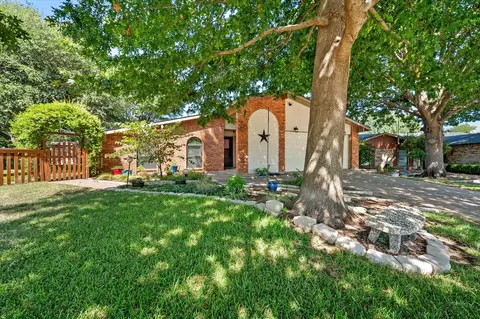 7520 Weatherwood Ct, Fort Worth, TX 76133
