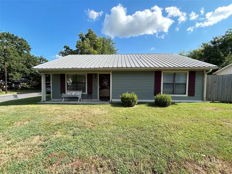 601 Locust St S, Sulphur Springs, TX 75482