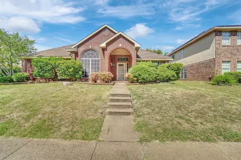 4001 Arrowcrest Ln, Garland, TX 75044