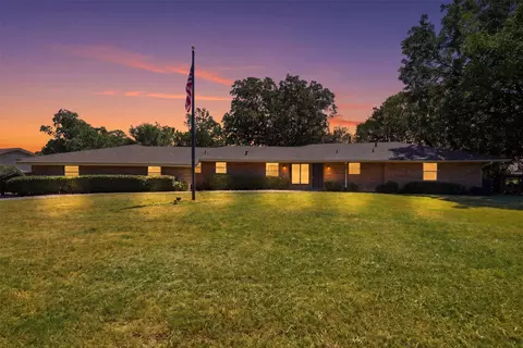3202 S Country Club Rd, Garland, TX 75043