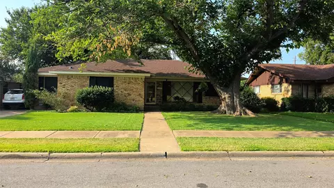 1210 Vicksburg Dr, Garland, TX 75041