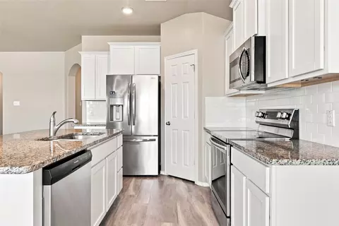 Kitchen - 2921 Beutel Rd, Lorena, TX 76655 photo 2 of 2