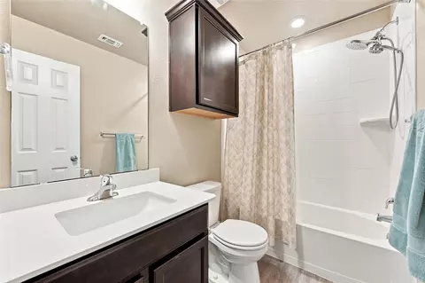 Bath - 2921 Beutel Rd, Lorena, TX 76655 photo 3 of 3