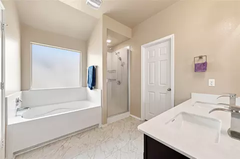 Bath - 2921 Beutel Rd, Lorena, TX 76655 photo 2 of 3