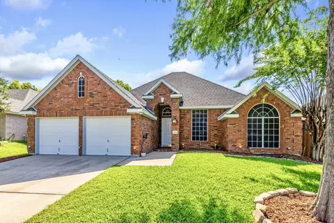 4564 Jousting Ln, Grand Prairie, TX 75052